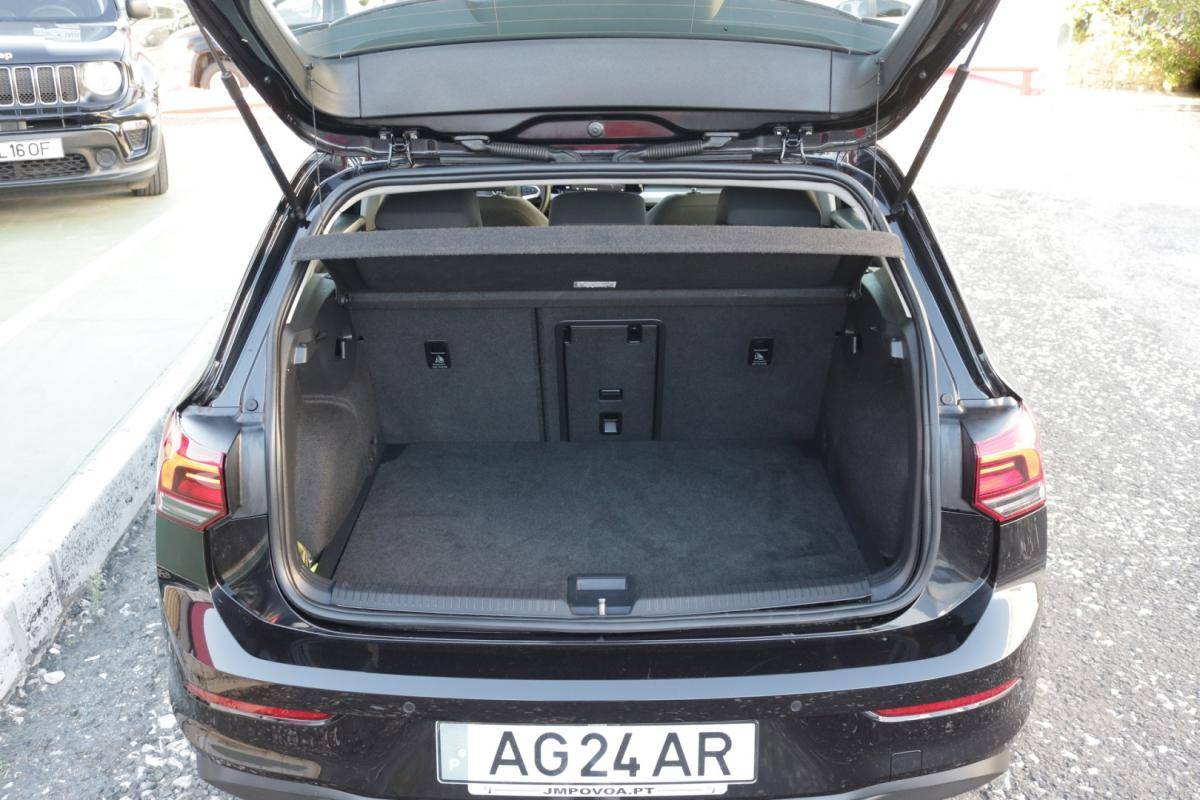 volkswagen-golf-2021-diesel-2000cc