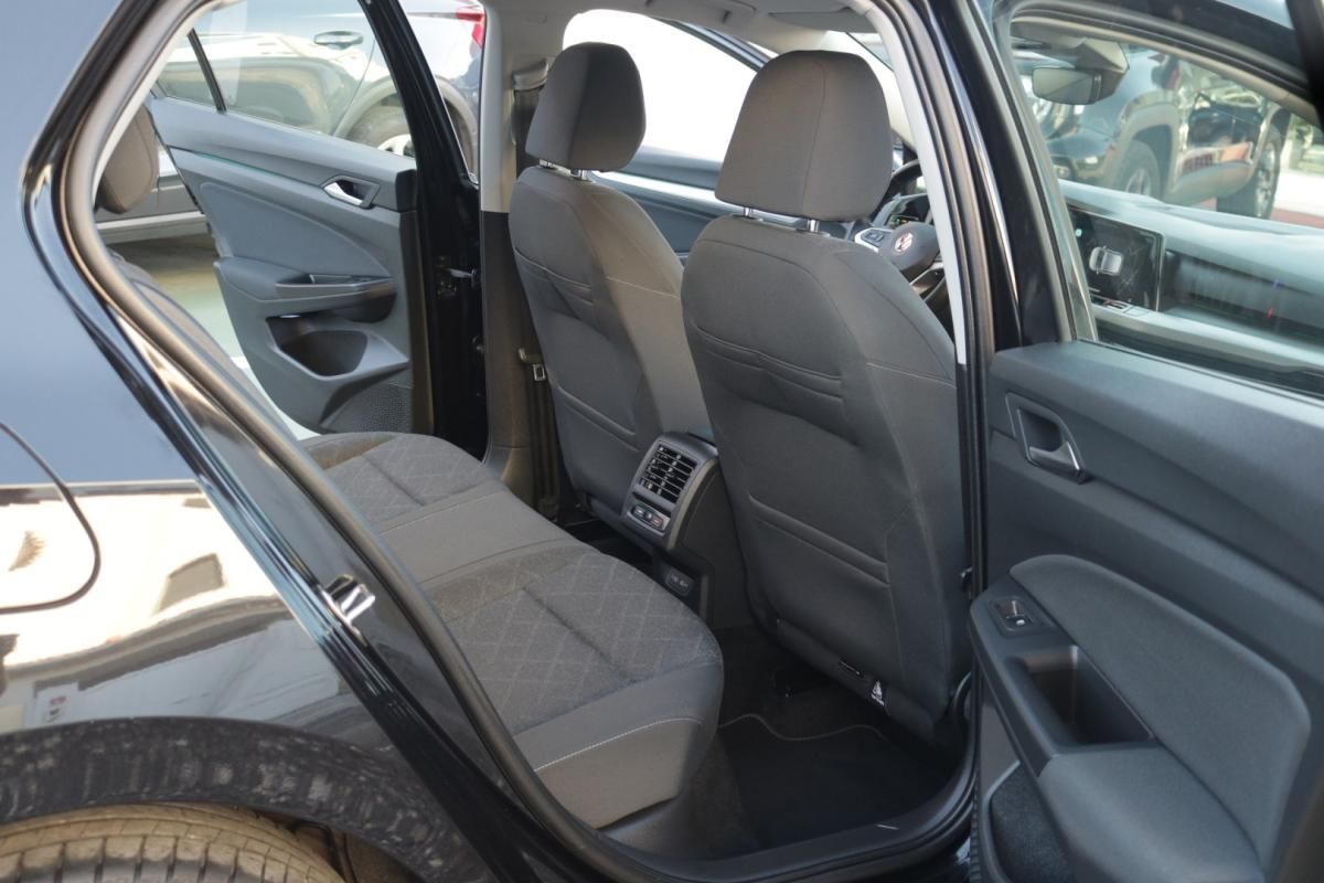 volkswagen-golf-2021-diesel-2000cc