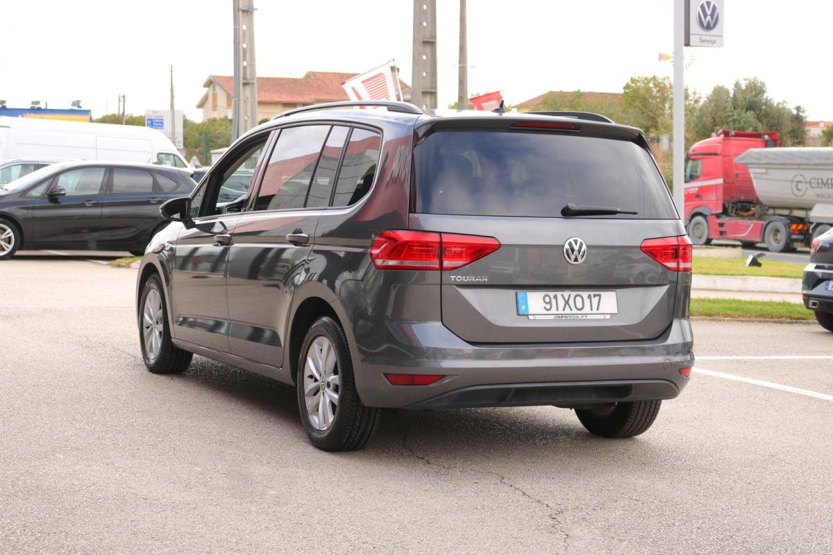 volkswagen-touran-2019-diesel-1600cc