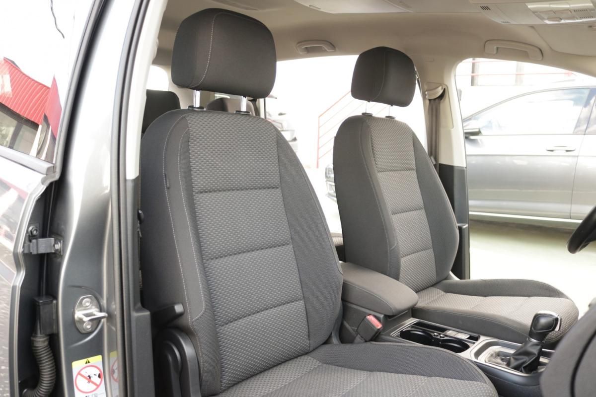 volkswagen-touran-2019-diesel-1600cc