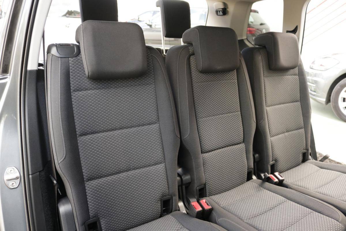 volkswagen-touran-2019-diesel-1600cc
