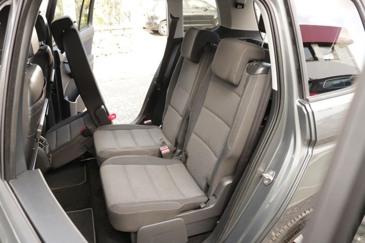 volkswagen-touran-2019-diesel-1600cc