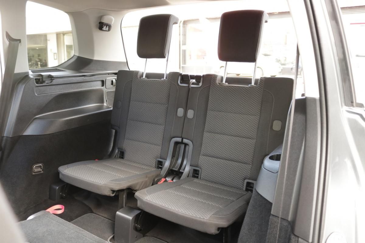 volkswagen-touran-2019-diesel-1600cc