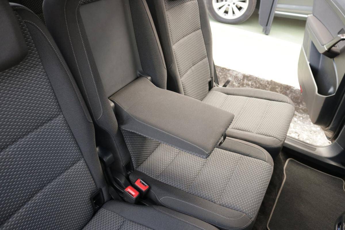 volkswagen-touran-2019-diesel-1600cc