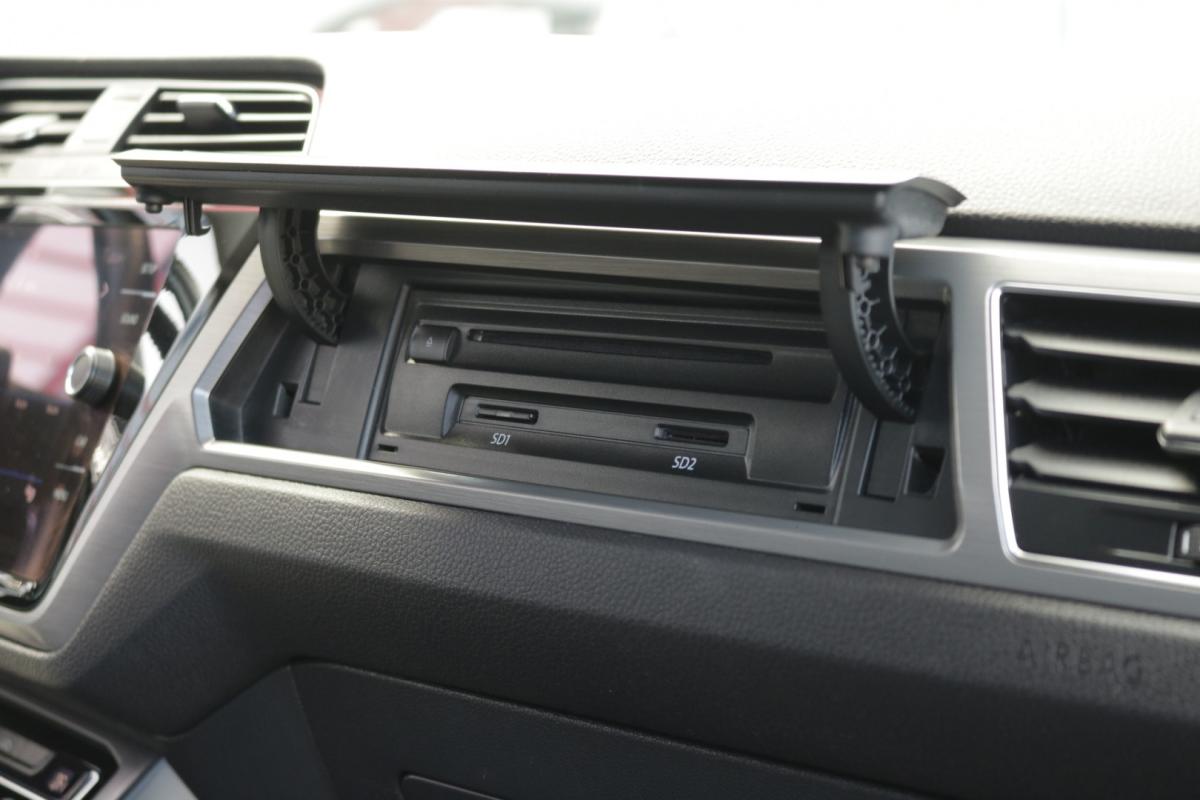 volkswagen-touran-2019-diesel-1600cc