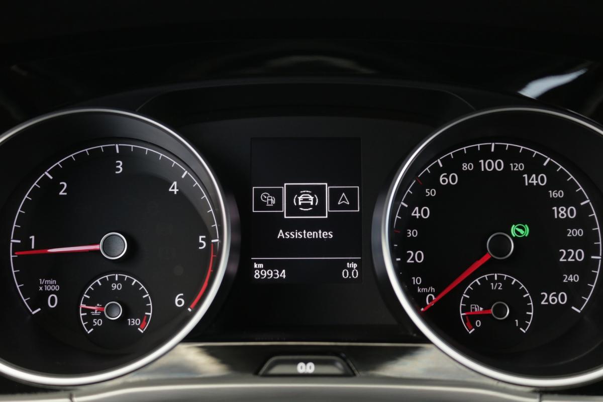 volkswagen-touran-2019-diesel-1600cc