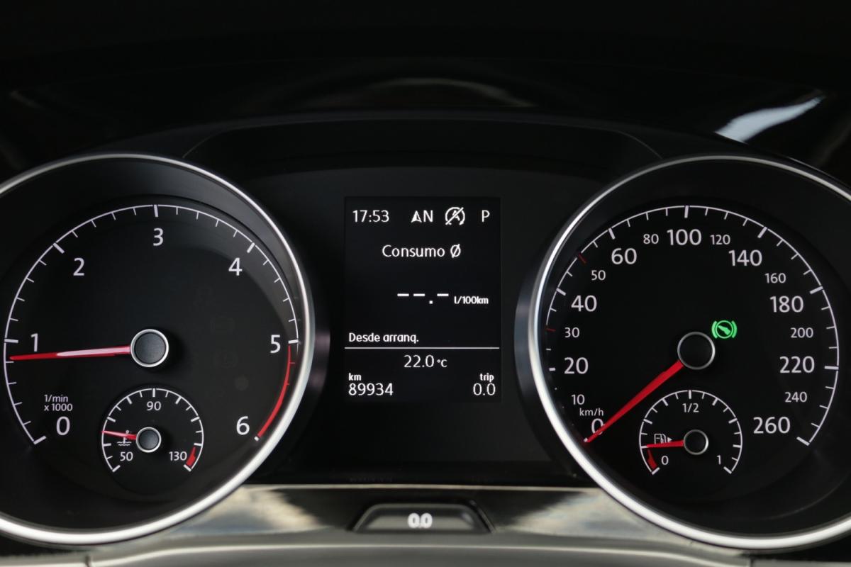 volkswagen-touran-2019-diesel-1600cc