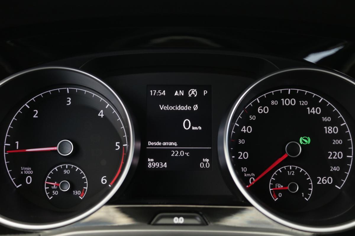 volkswagen-touran-2019-diesel-1600cc
