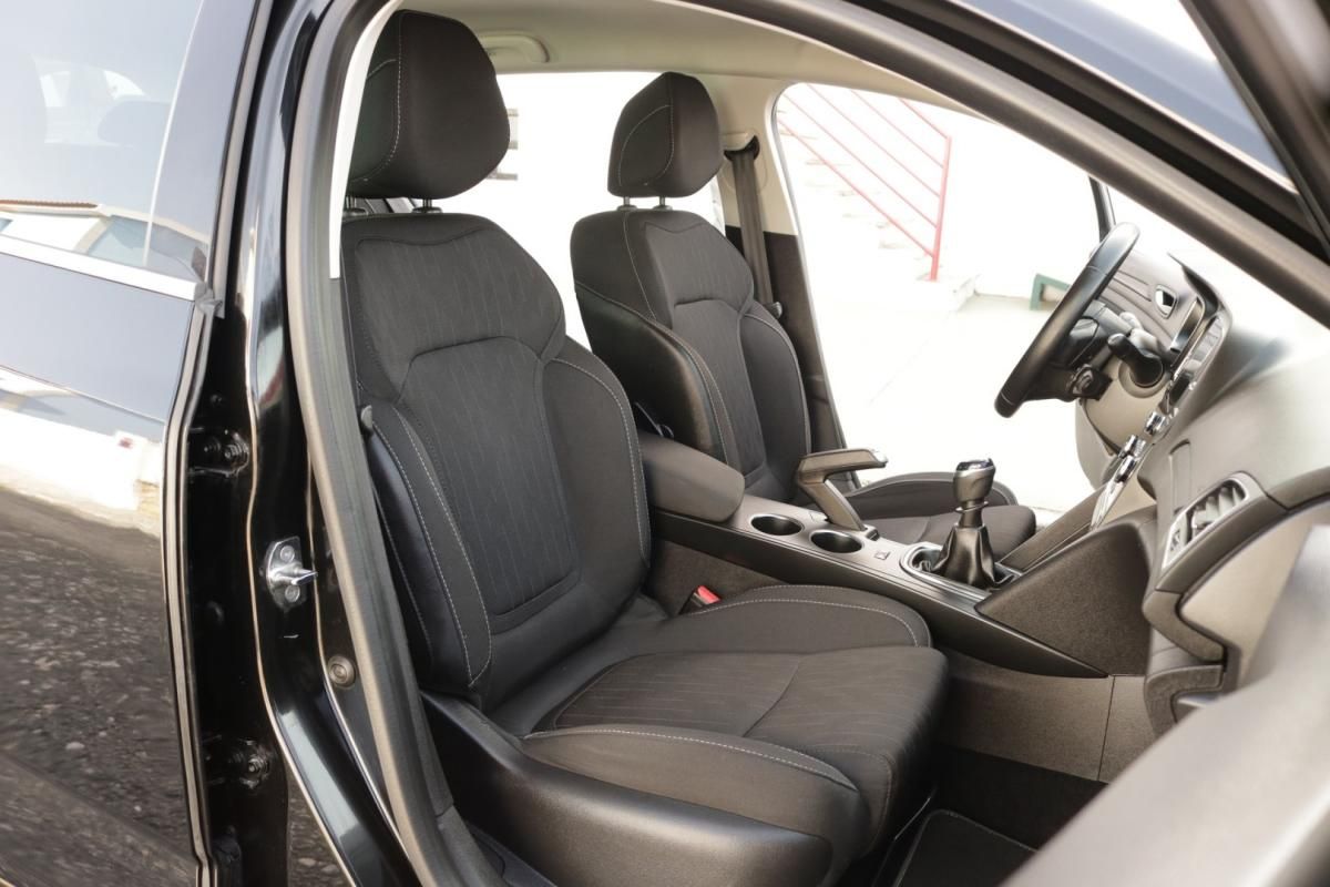 renault-megane-sport-tourer-2020-diesel-1500cc