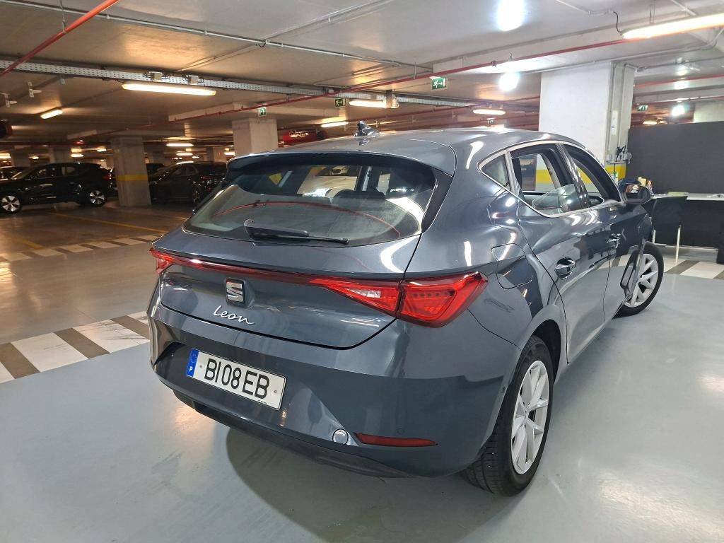 seat-leon-2024-gasolina-1000cc