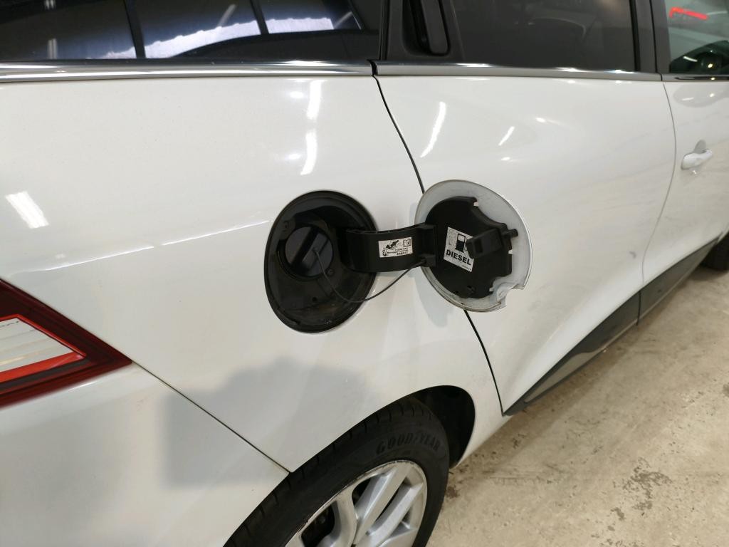 renault-clio-sport-tourer-2018-diesel-1500cc