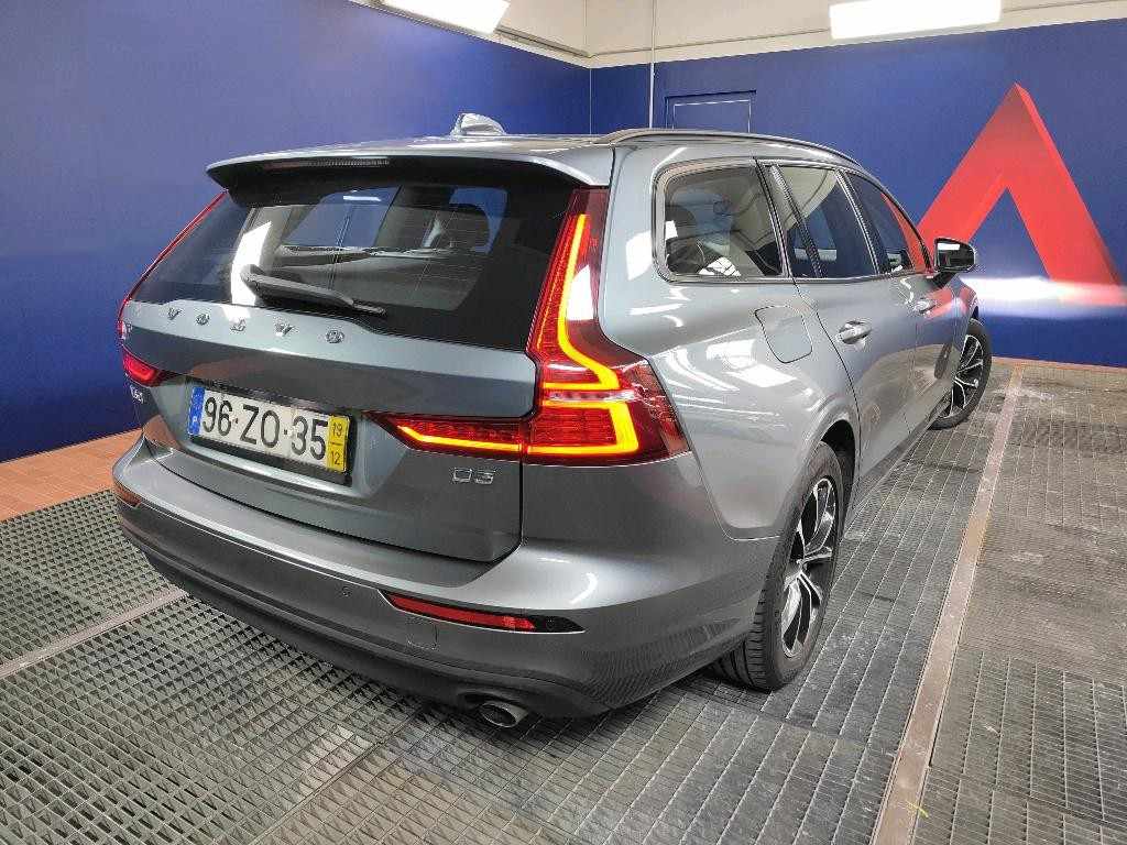 volvo-v60-2019-diesel-2000cc