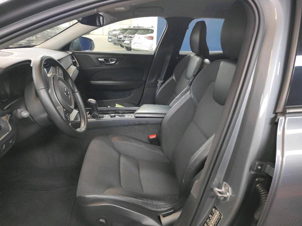 volvo-v60-2019-diesel-2000cc