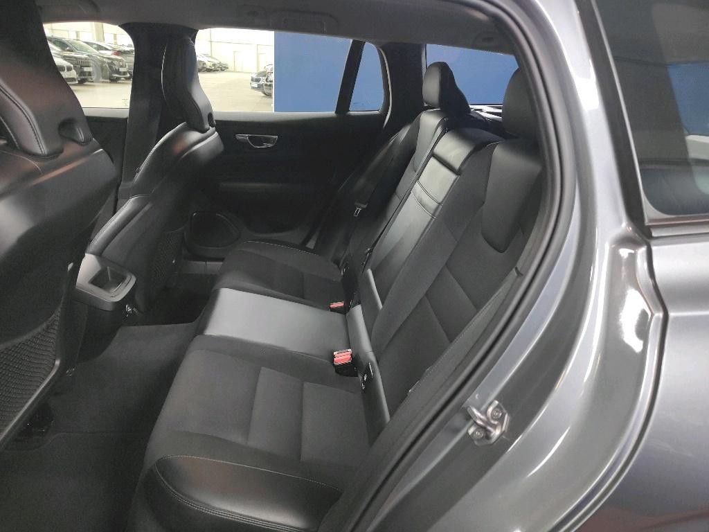 volvo-v60-2019-diesel-2000cc