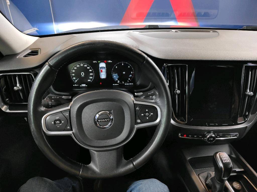 volvo-v60-2019-diesel-2000cc