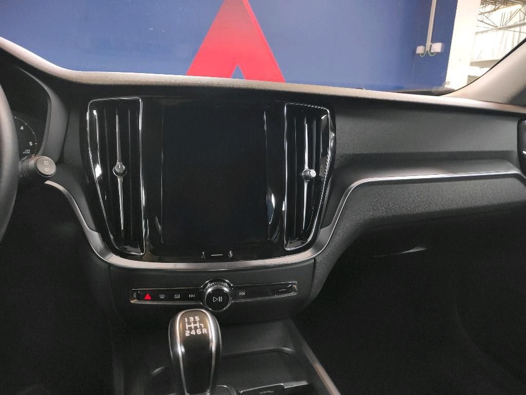 volvo-v60-2019-diesel-2000cc