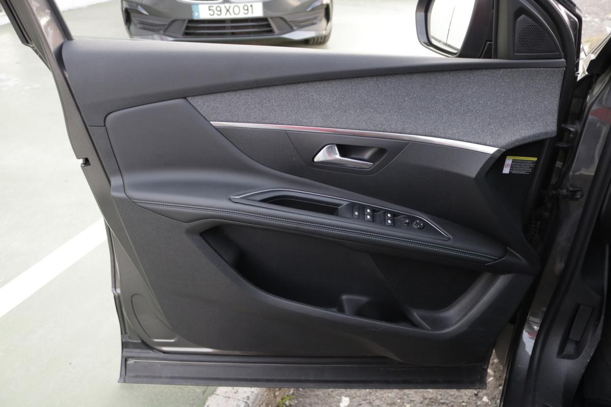 peugeot-3008-2022-hibrido-1600cc
