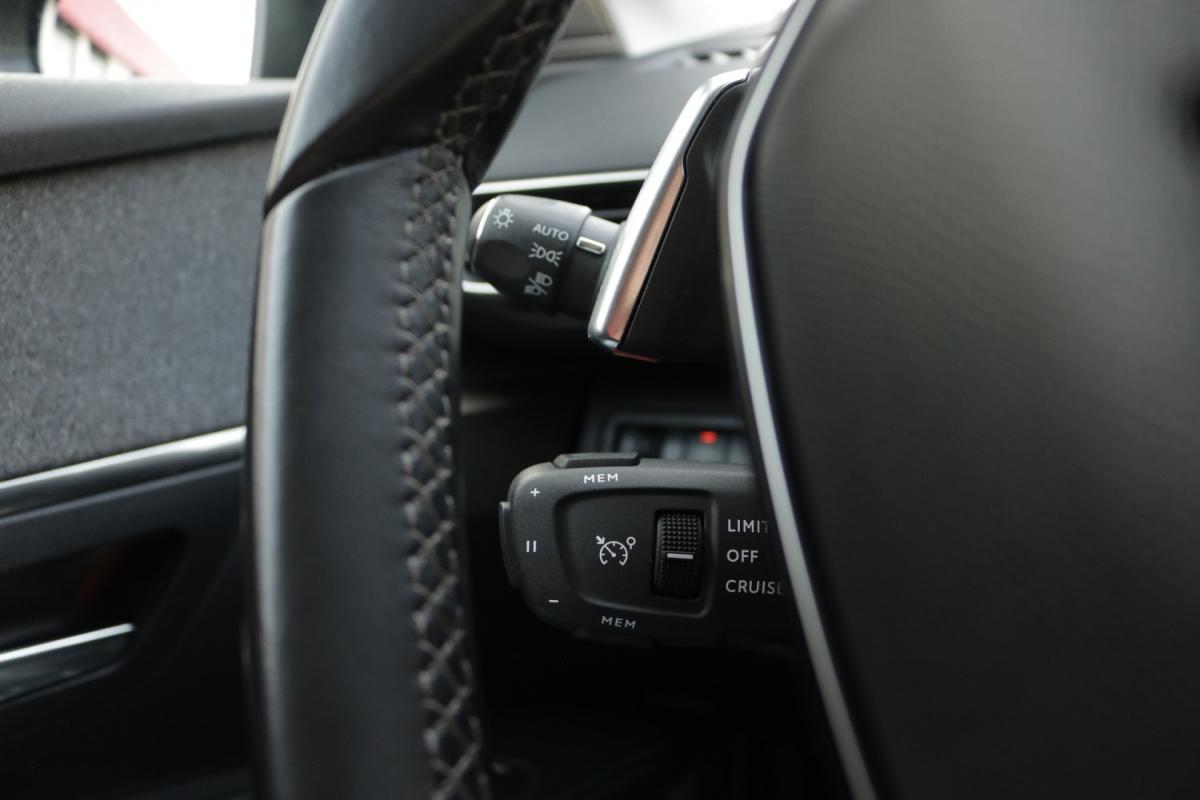 peugeot-3008-2022-hibrido-1600cc