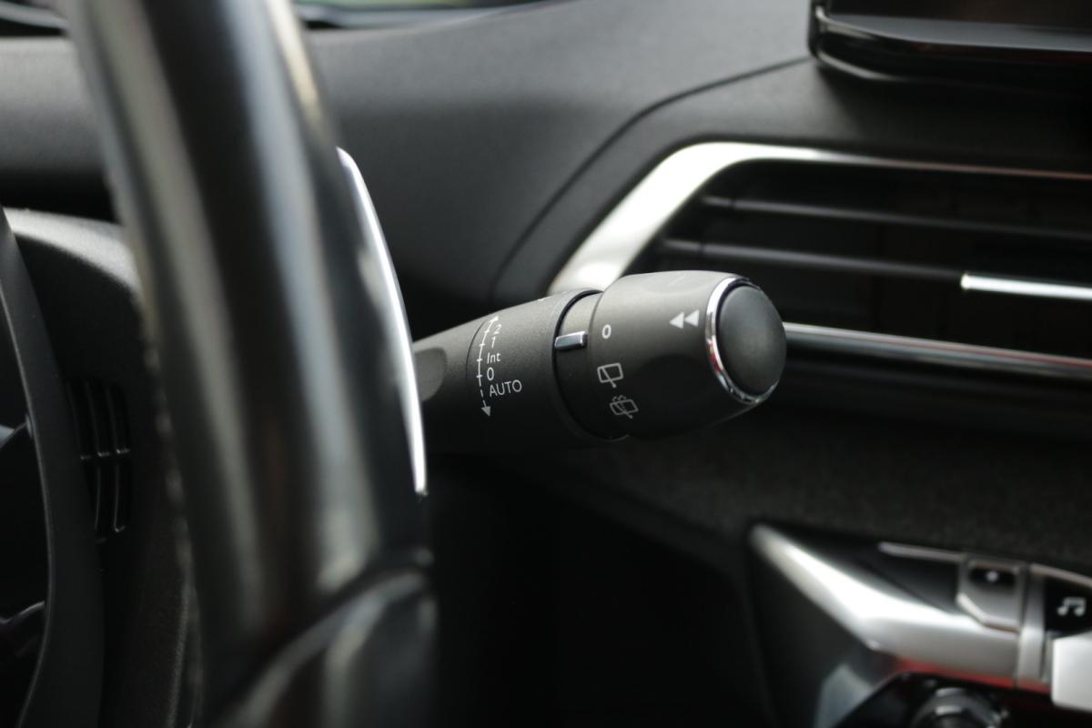 peugeot-3008-2022-hibrido-1600cc