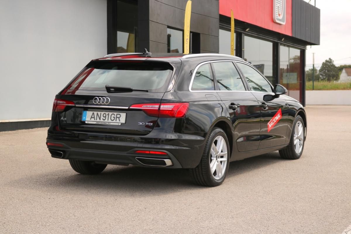 audi-a4-avant-2022-diesel-2000cc
