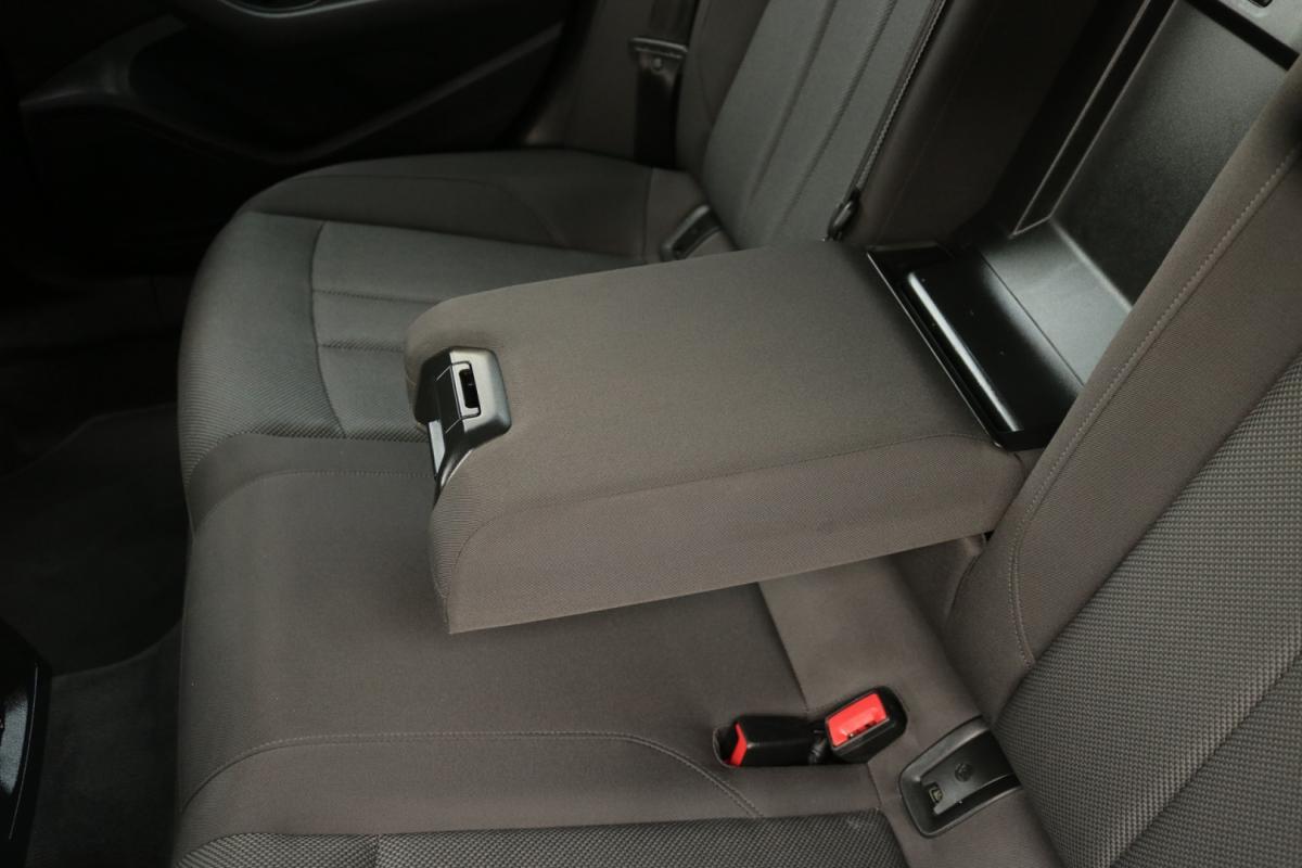 audi-a4-avant-2022-diesel-2000cc