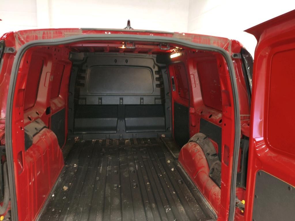 volkswagen-caddy-2021-diesel-2000cc