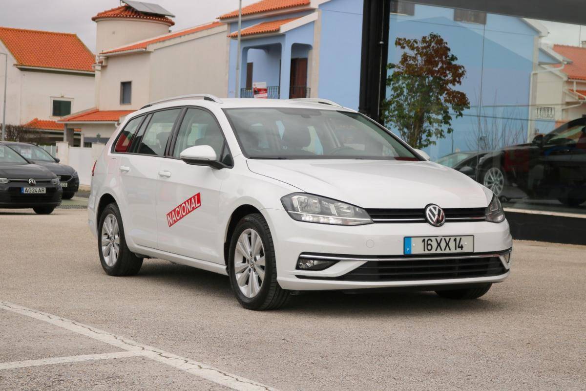 volkswagen-golf-variant-2019-diesel-1600cc