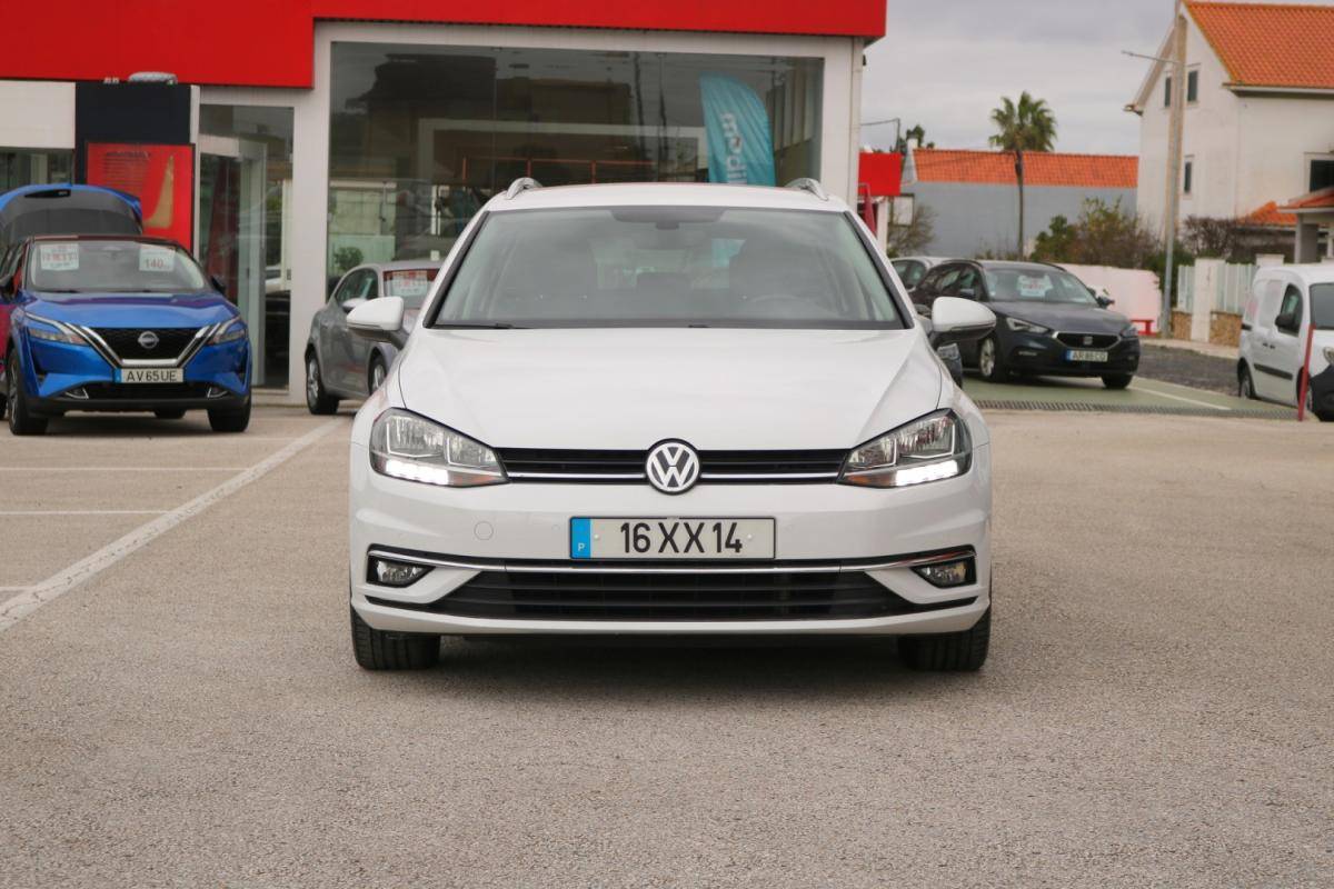 volkswagen-golf-variant-2019-diesel-1600cc