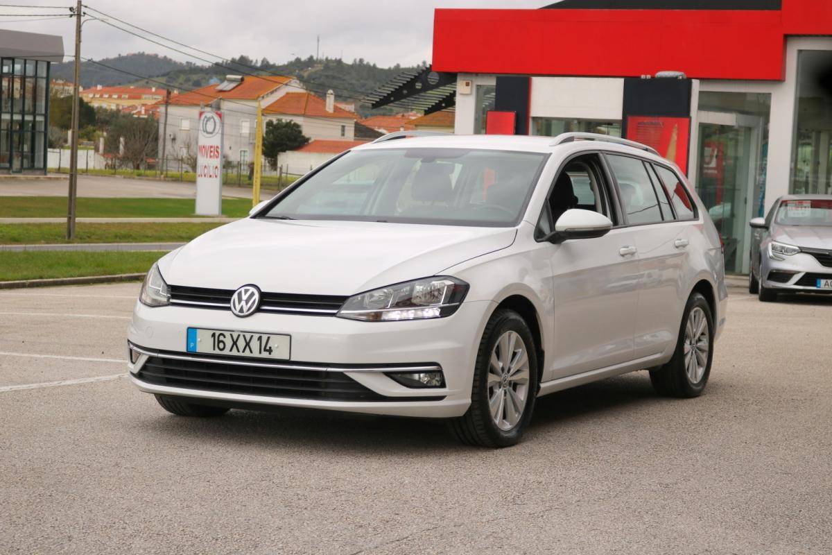 volkswagen-golf-variant-2019-diesel-1600cc