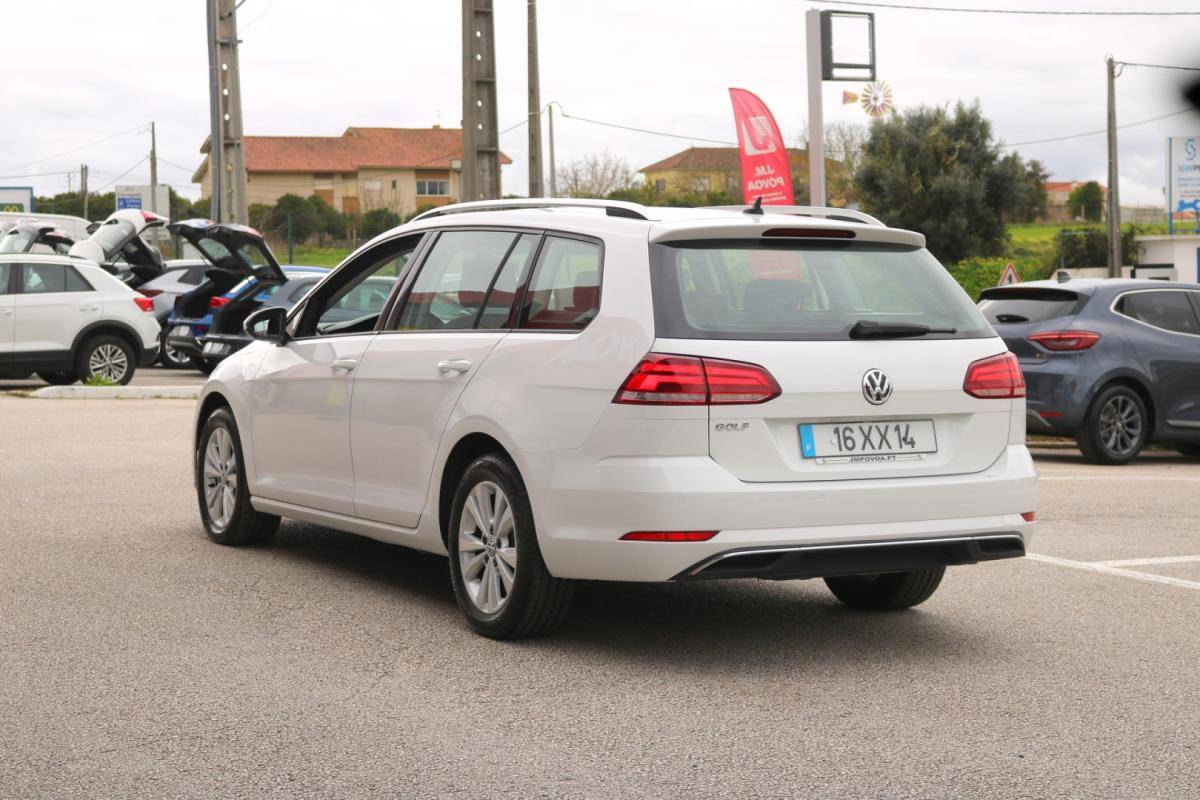 volkswagen-golf-variant-2019-diesel-1600cc