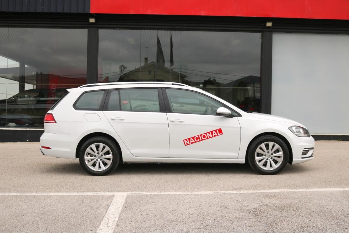 volkswagen-golf-variant-2019-diesel-1600cc