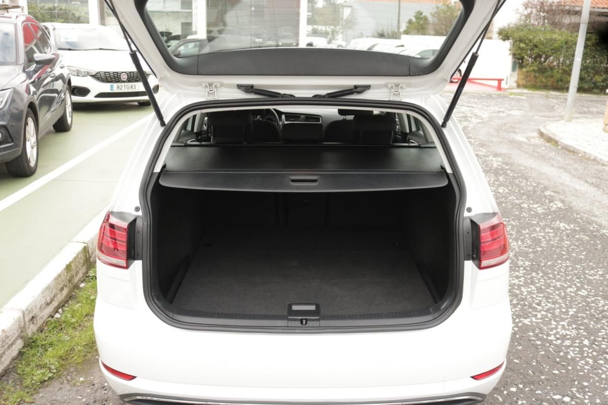 volkswagen-golf-variant-2019-diesel-1600cc