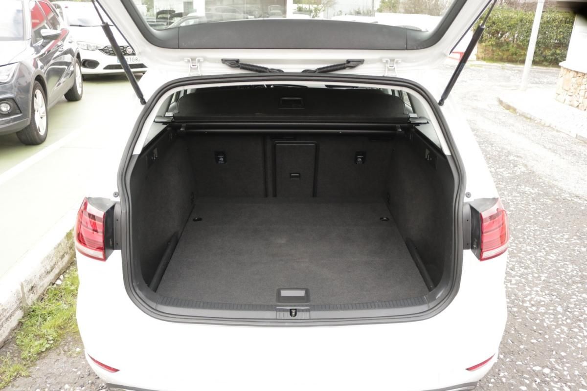 volkswagen-golf-variant-2019-diesel-1600cc
