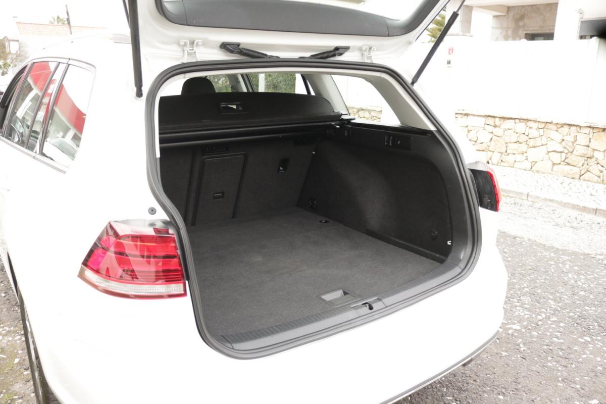 volkswagen-golf-variant-2019-diesel-1600cc
