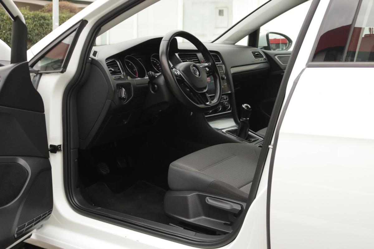 volkswagen-golf-variant-2019-diesel-1600cc