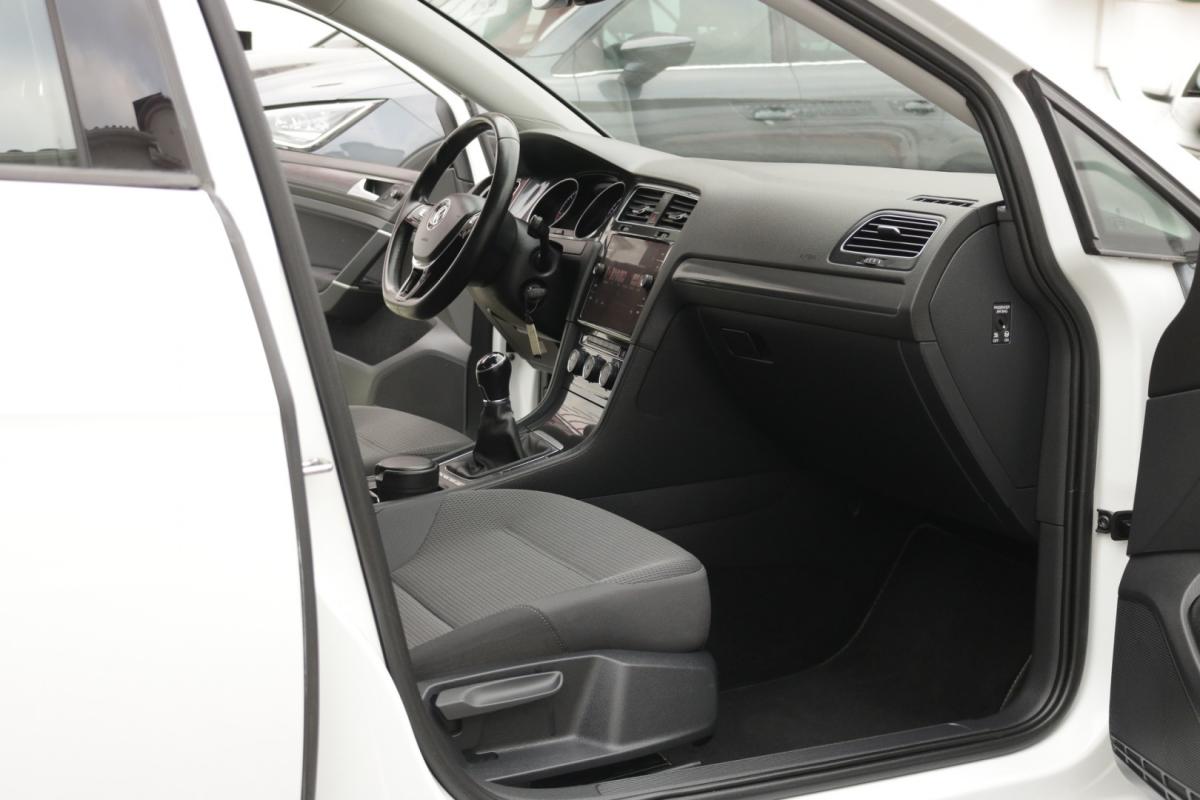 volkswagen-golf-variant-2019-diesel-1600cc