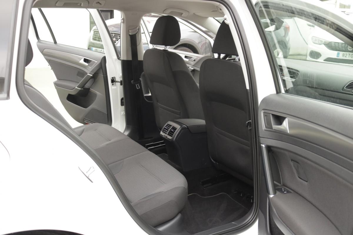 volkswagen-golf-variant-2019-diesel-1600cc