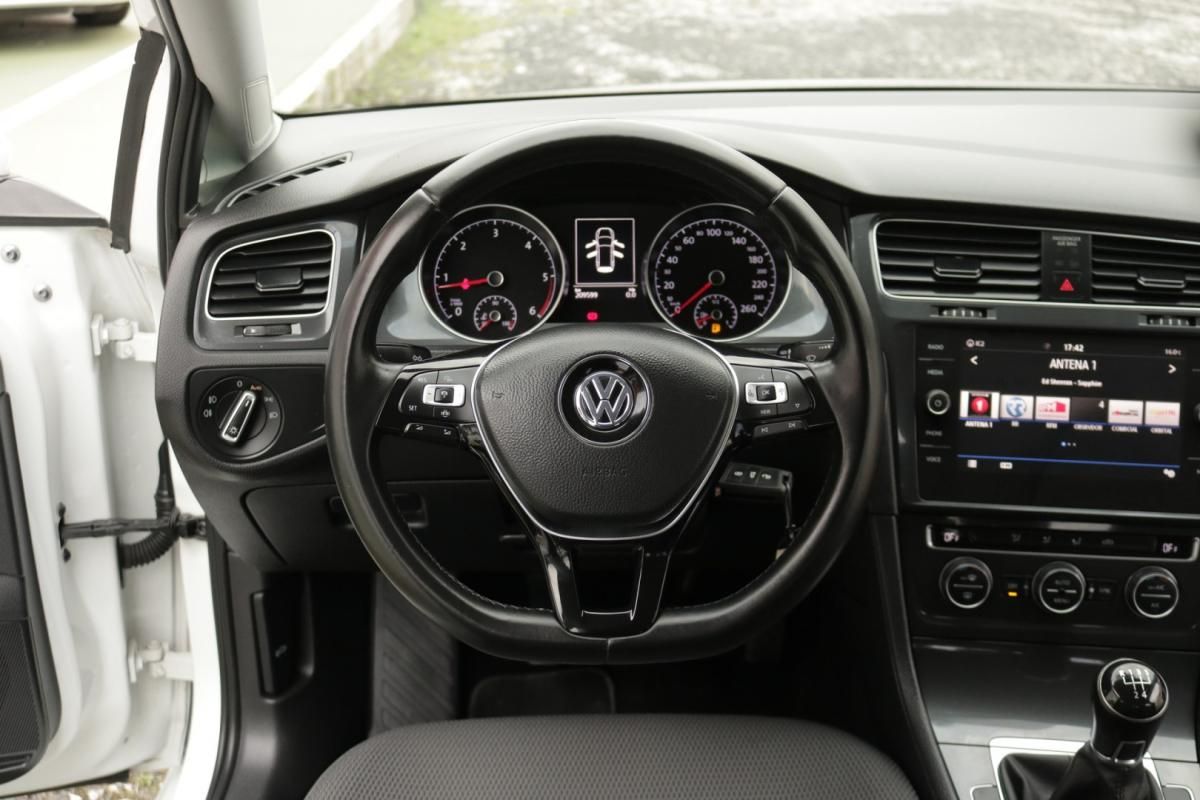 volkswagen-golf-variant-2019-diesel-1600cc