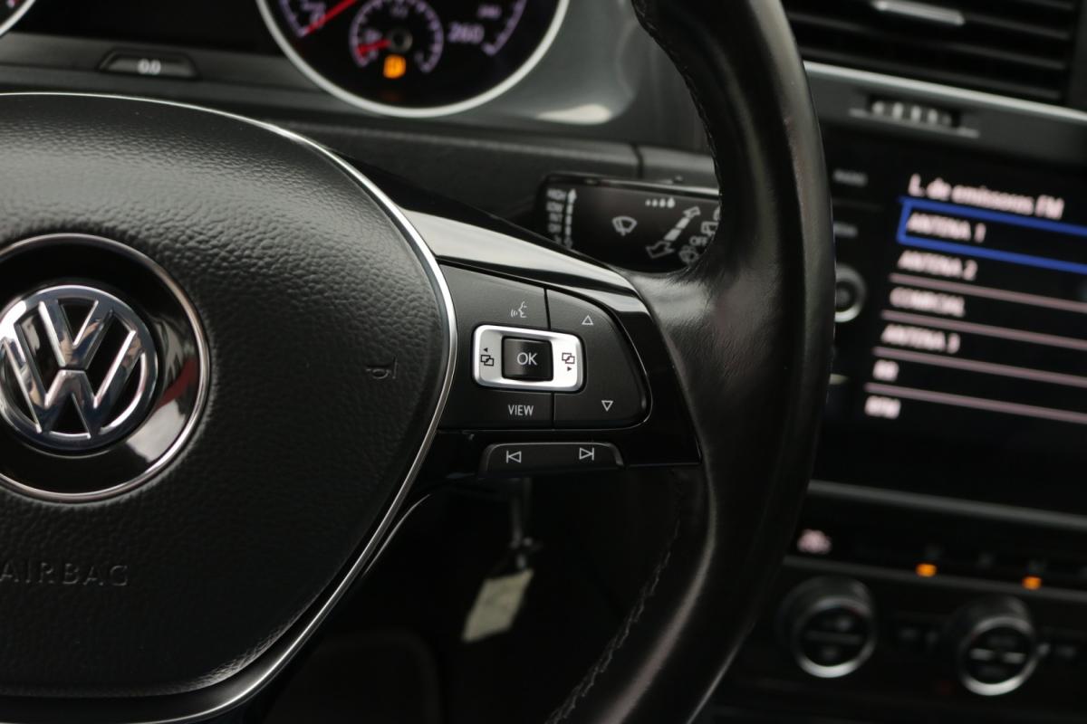 volkswagen-golf-variant-2019-diesel-1600cc