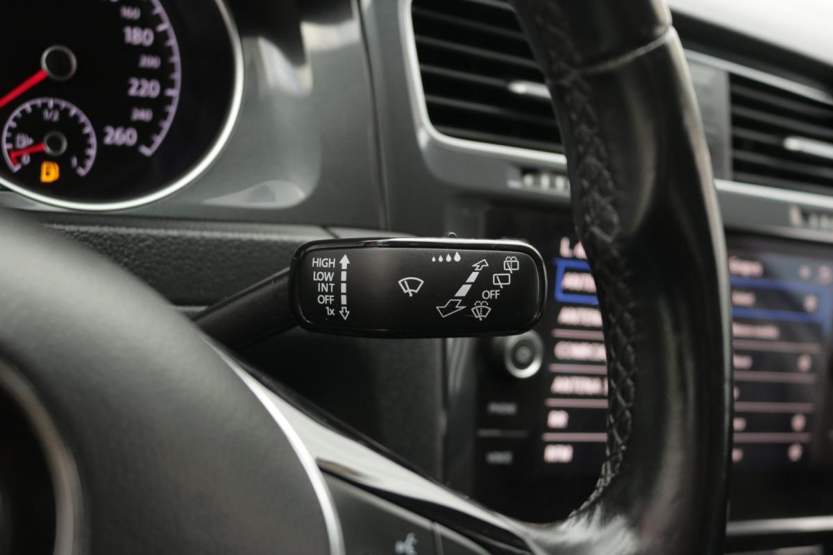 volkswagen-golf-variant-2019-diesel-1600cc