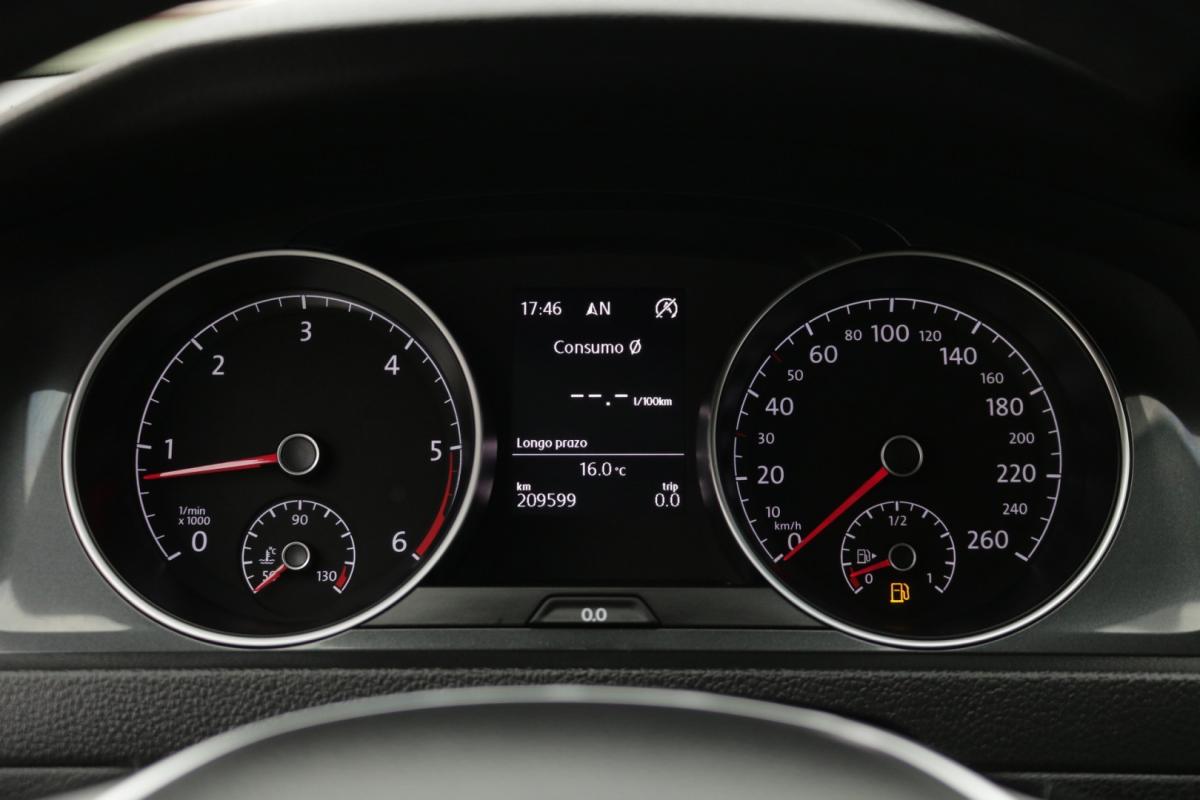 volkswagen-golf-variant-2019-diesel-1600cc