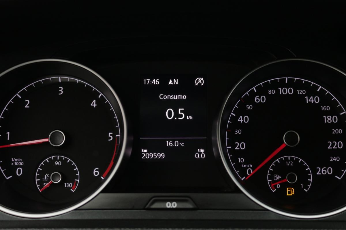 volkswagen-golf-variant-2019-diesel-1600cc