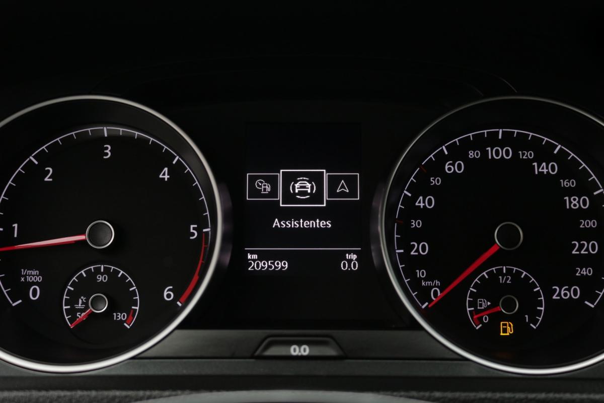 volkswagen-golf-variant-2019-diesel-1600cc