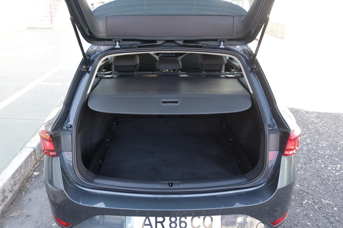 seat-leon-st-2022-diesel-2000cc