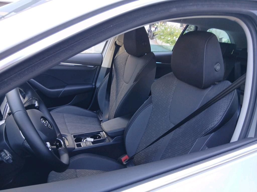 skoda-octavia-break-2023-diesel-2000cc