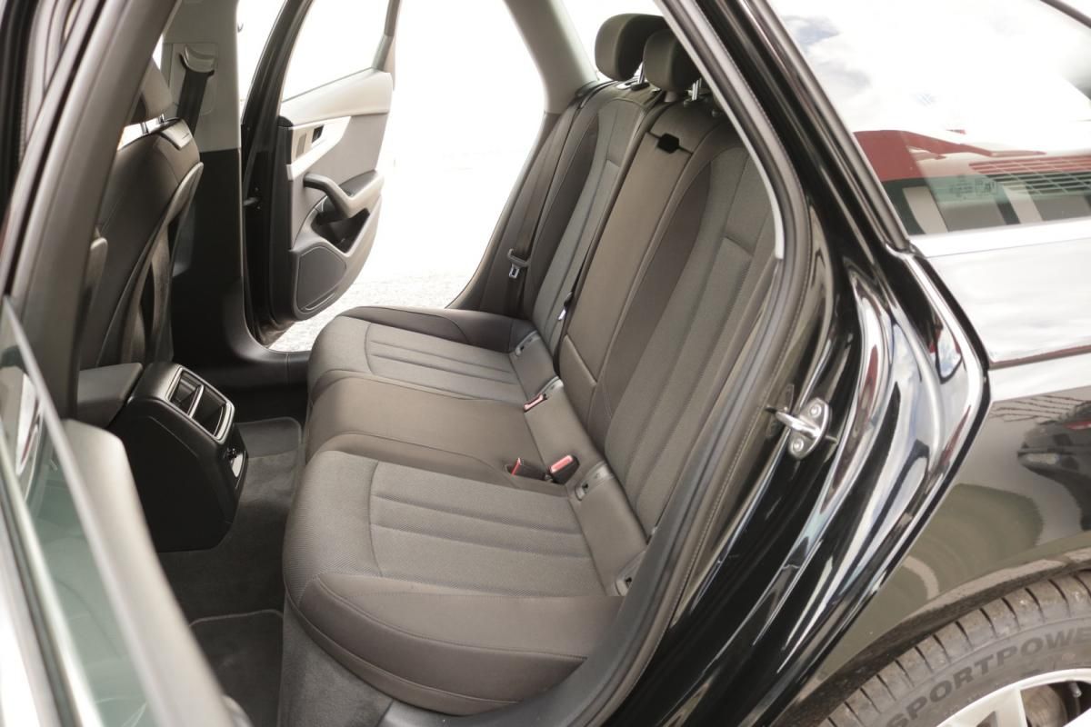 audi-a4-avant-2022-diesel-2000cc