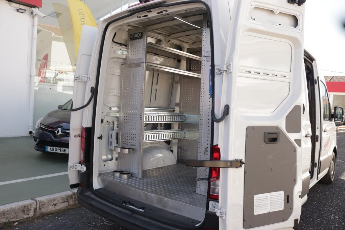 volkswagen-crafter-2024-diesel-2000cc
