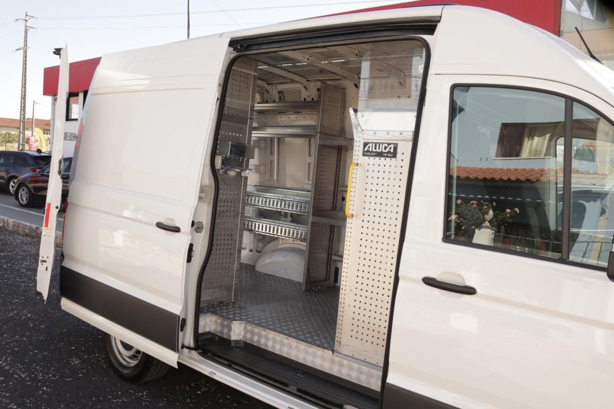 volkswagen-crafter-2024-diesel-2000cc
