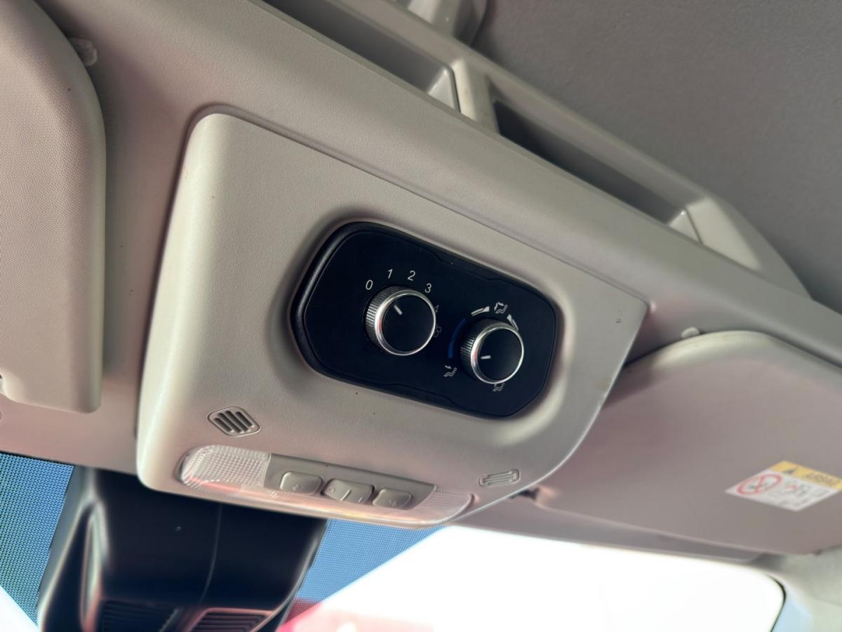 ford-transit-2024-diesel-2000cc