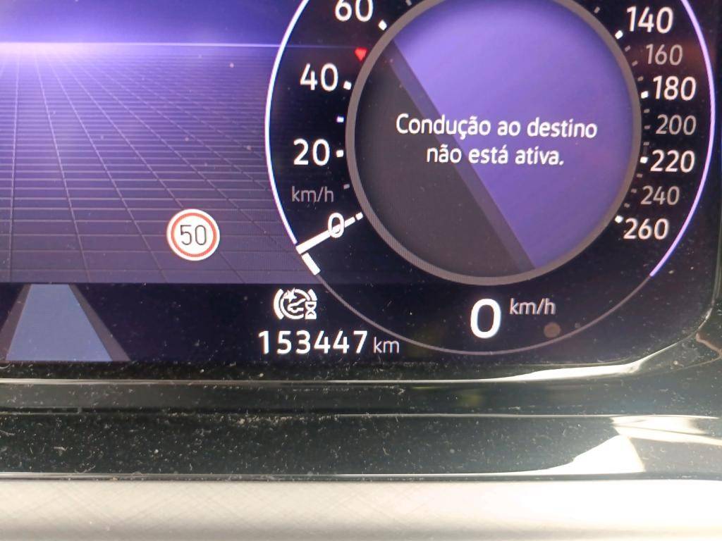 volkswagen-golf-variant-2023-diesel-2000cc